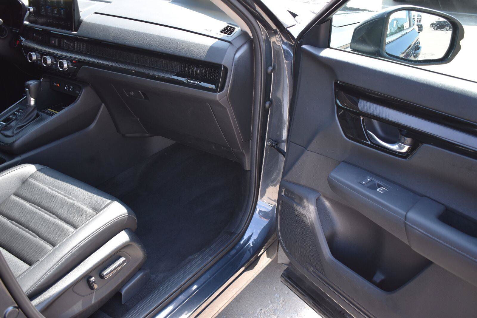 Used 2025 Honda CR-V EX-L image 14