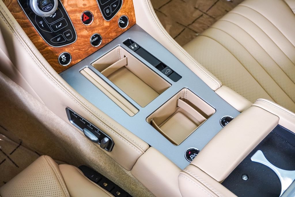 Used 2016 Aston Martin DB9 GT RWD image 34
