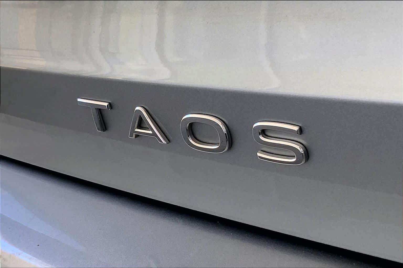 Used 2024 Volkswagen Taos SE AWD/4WD image 31