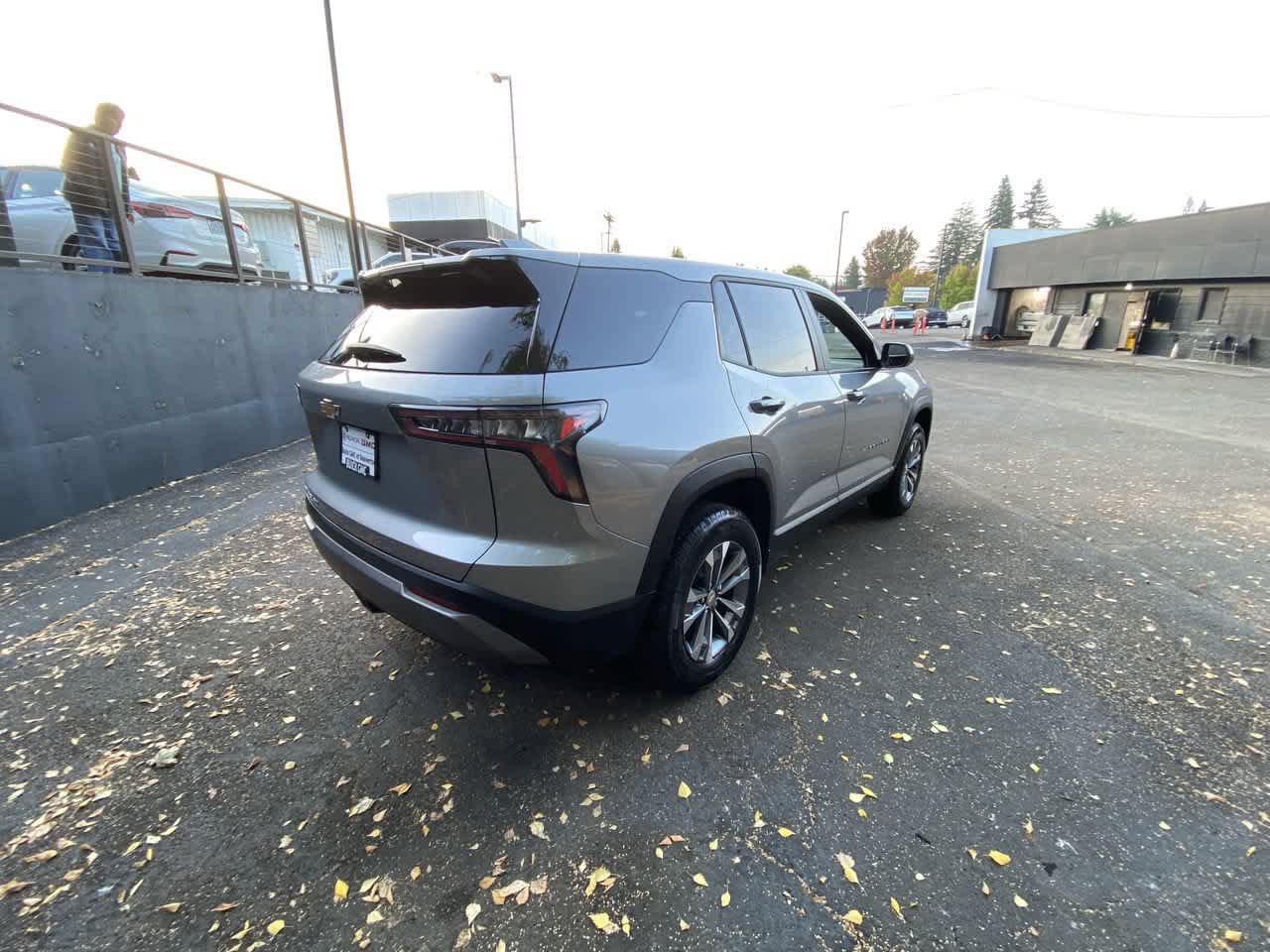 Used 2026 Chevrolet Equinox LT AWD/4WD image 6