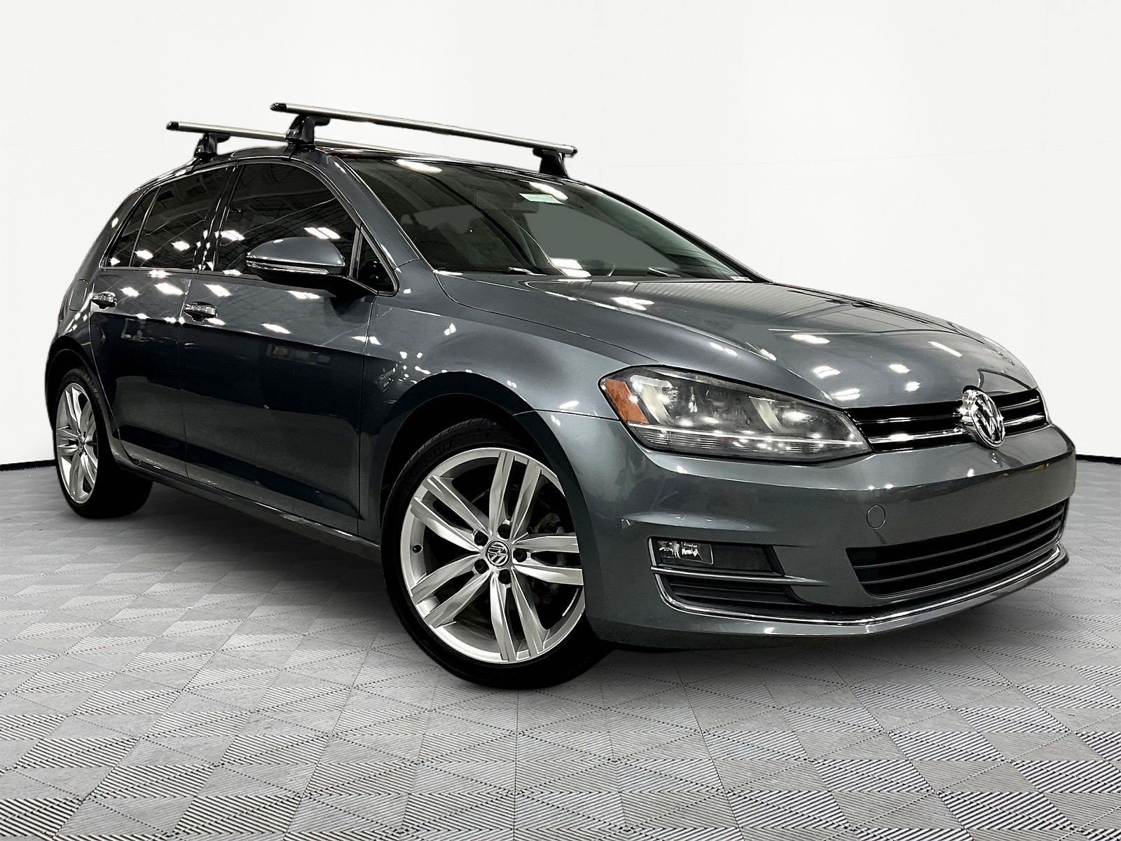 Used 2015 Volkswagen Golf TDI SEL w/ Lighting Package (SEL) FWD image 3