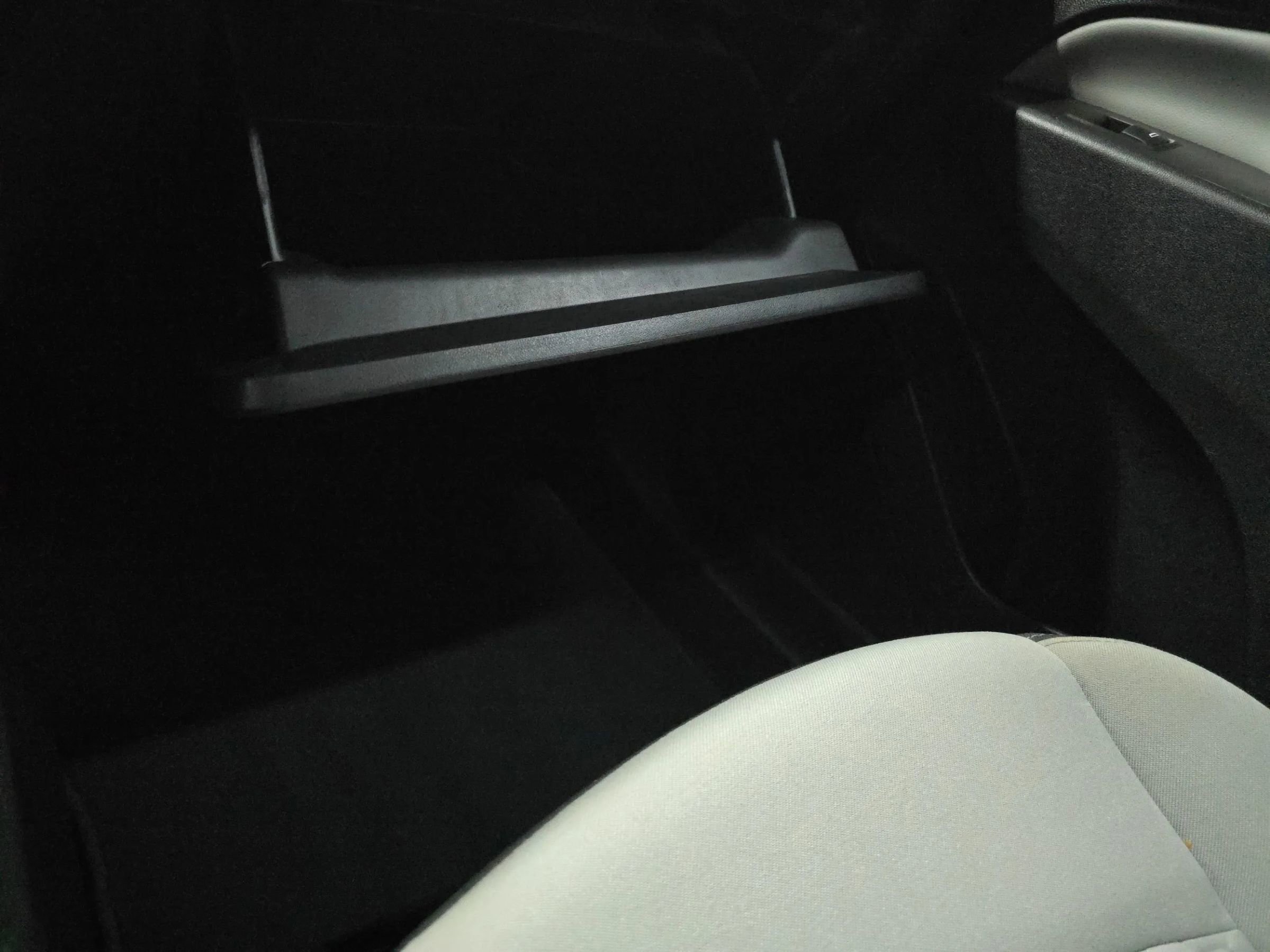 Used 2021 Chevrolet Equinox LS image 24