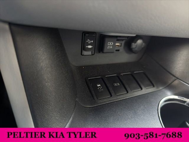 Used 2019 Toyota Highlander SE image 22