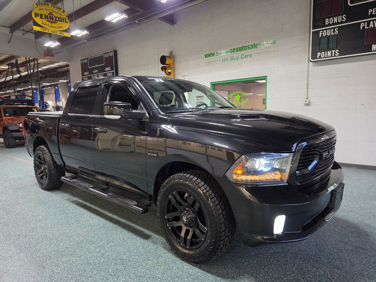 Used 2016 RAM 1500 Sport w/ Black Ram 1500 Sport Group AWD/4WD image 4