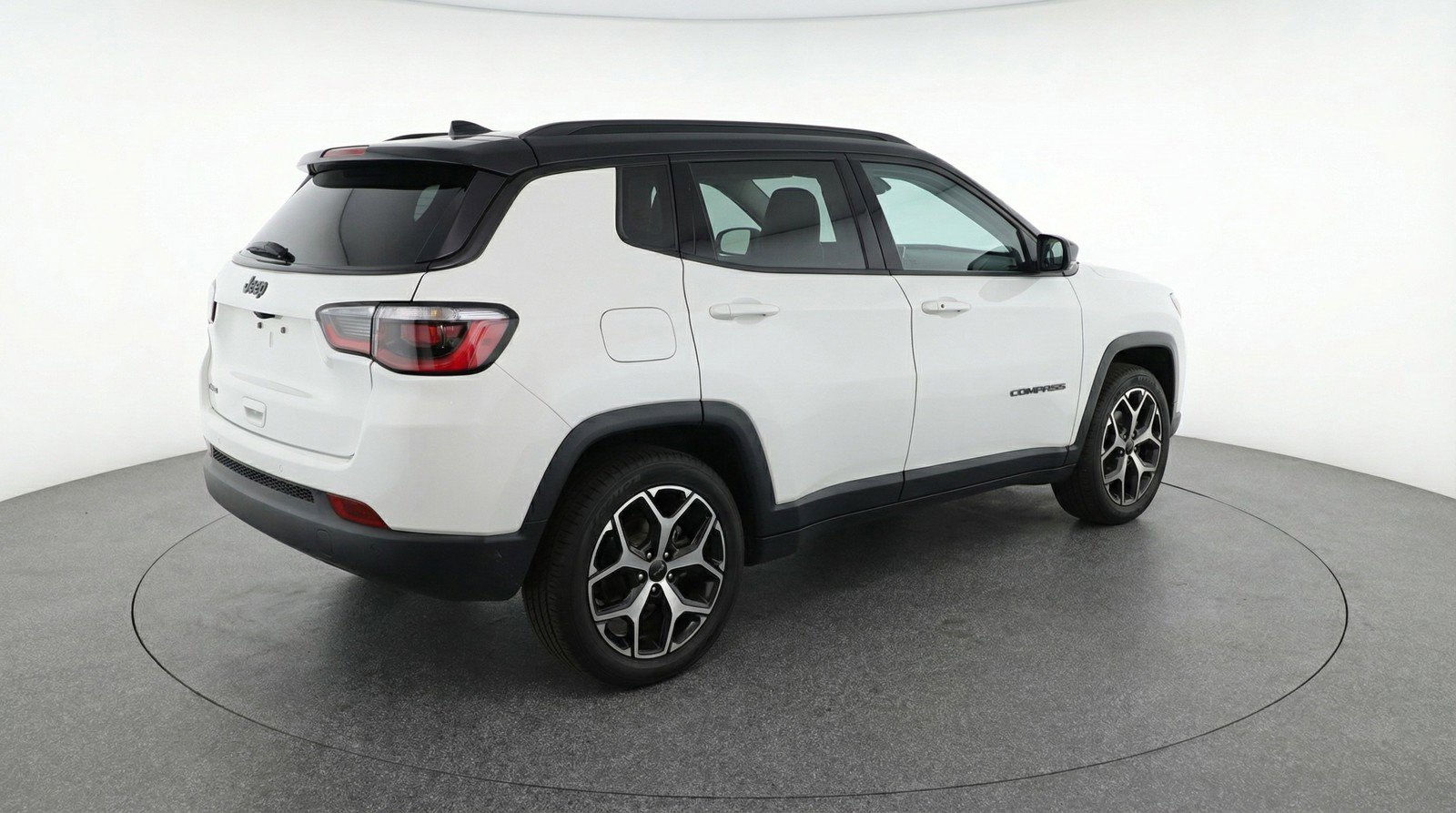 Used 2025 Jeep Compass Limited image 9
