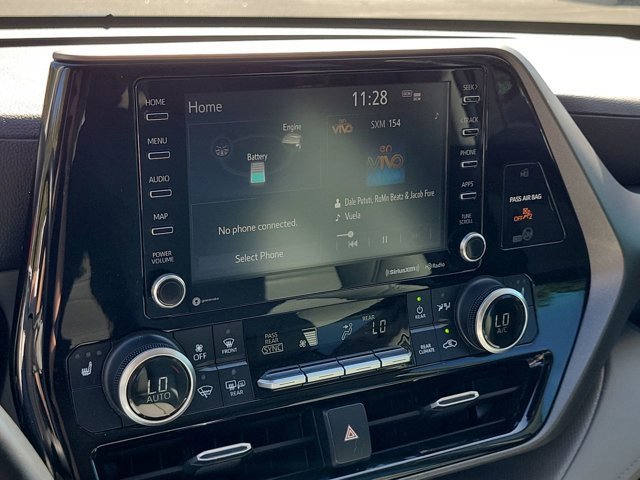 Used 2020 Toyota Highlander XLE image 18