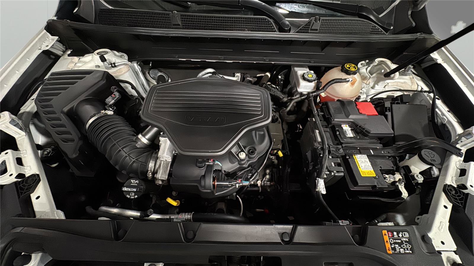 Used 2020 GMC Acadia SLT w/ Driver Alert Package II image 9