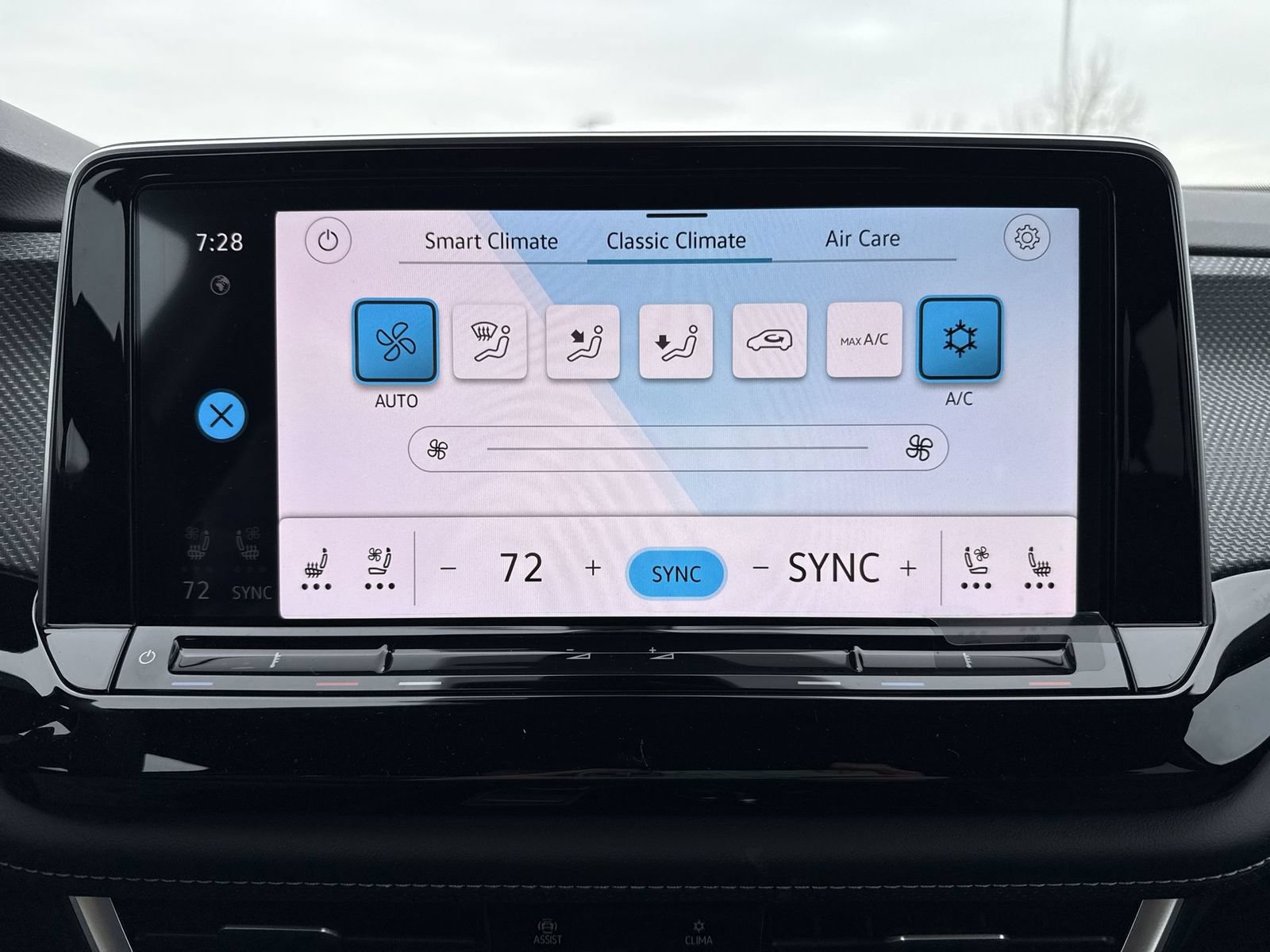 New 2026 Volkswagen Atlas Cross Sport SEL AWD/4WD image 21