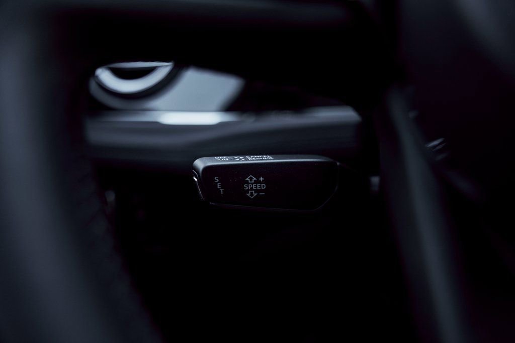 Used 2022 Bentley Bentayga image 55