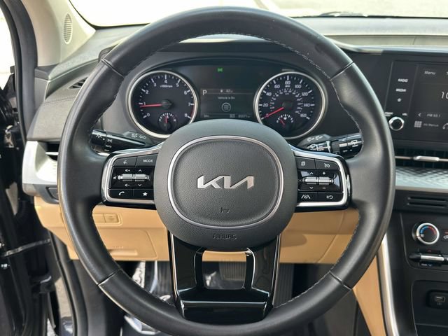Used 2024 Kia Carnival LX FWD image 12