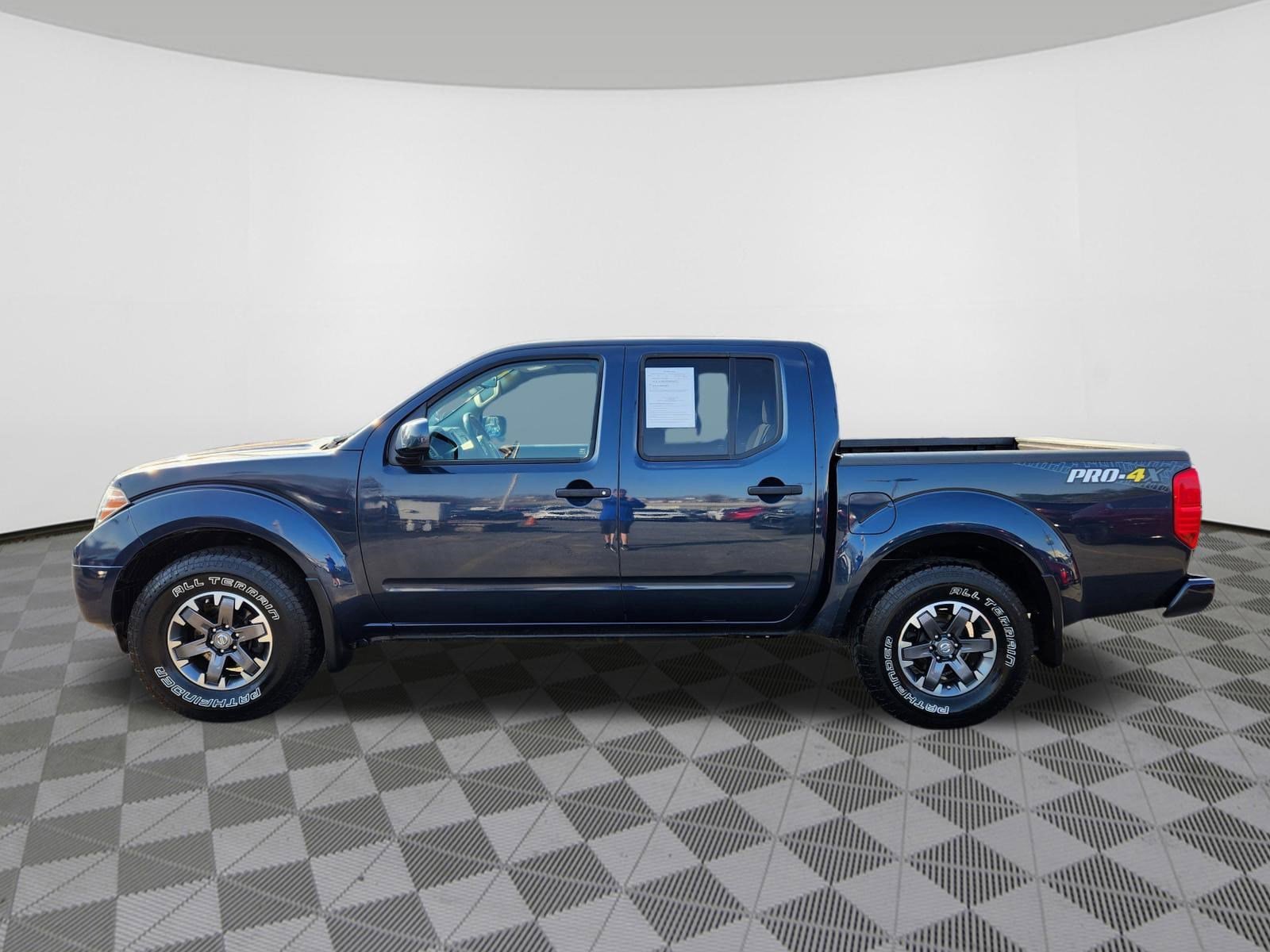 Used 2019 Nissan Frontier PRO-4X image 5