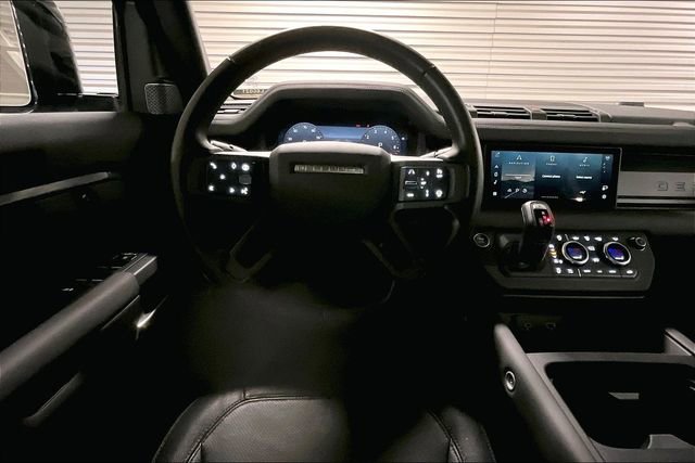 Certified 2024 Land Rover Defender 110 X-Dynamic SE AWD/4WD image 4
