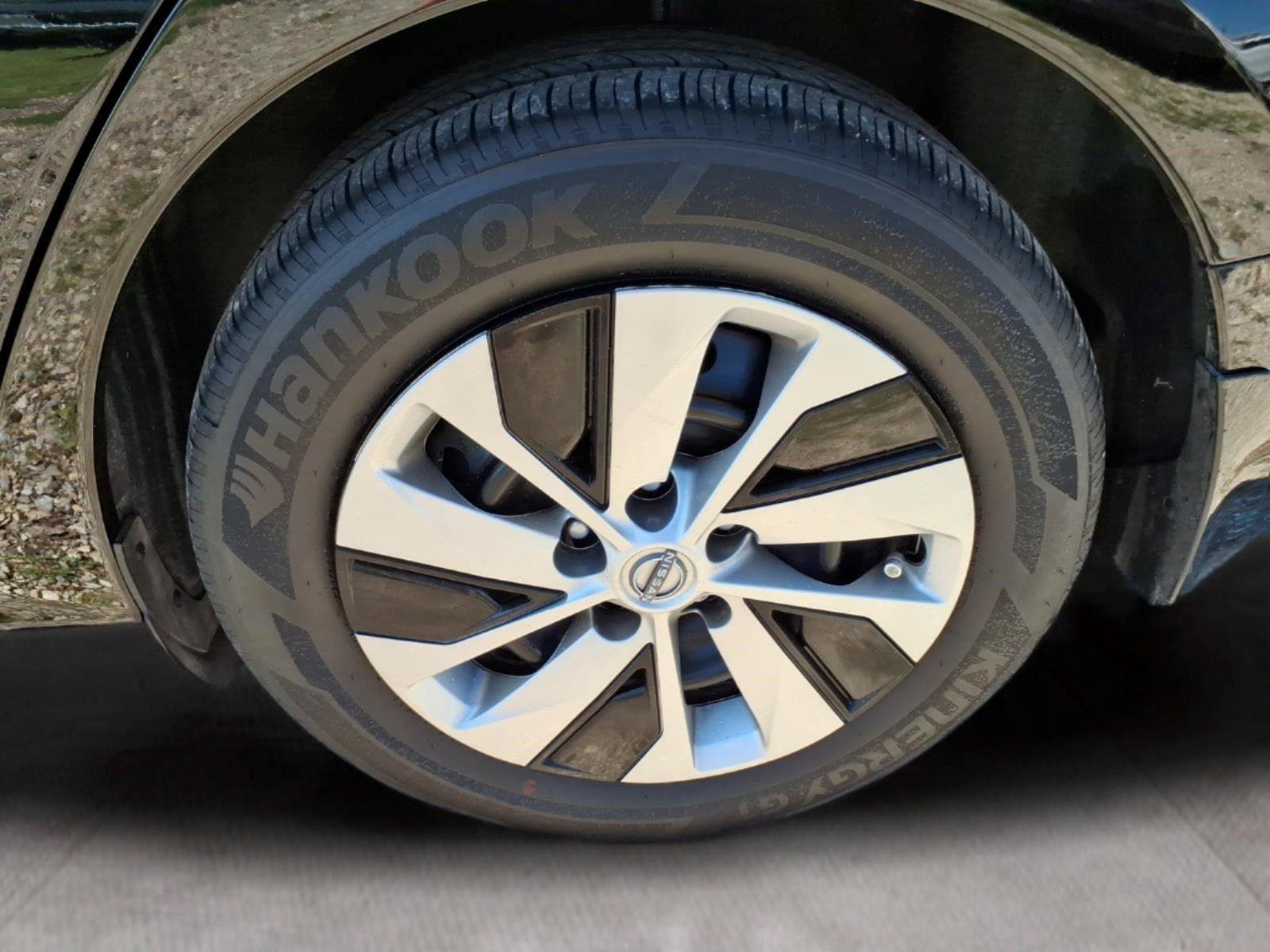Used 2024 Nissan Altima 2.5 S FWD image 10
