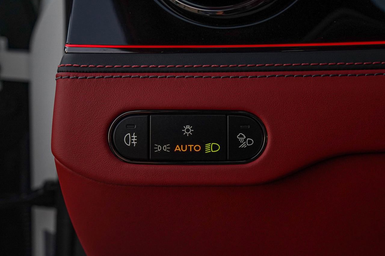 New 2026 Bentley Flying Spur Plug-In Hybrid image 30