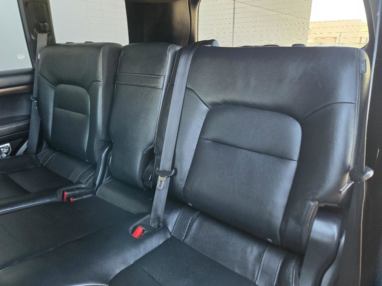 Used 2020 Toyota Land Cruiser Heritage Edition image 34