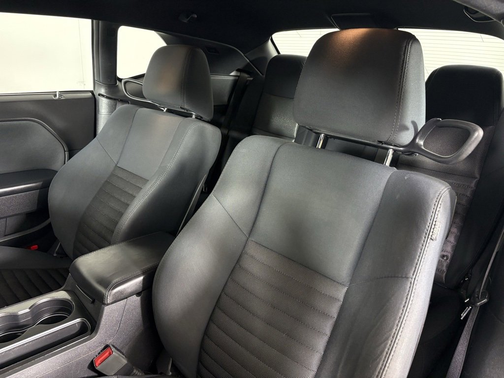 Used 2014 Dodge Challenger SXT image 18