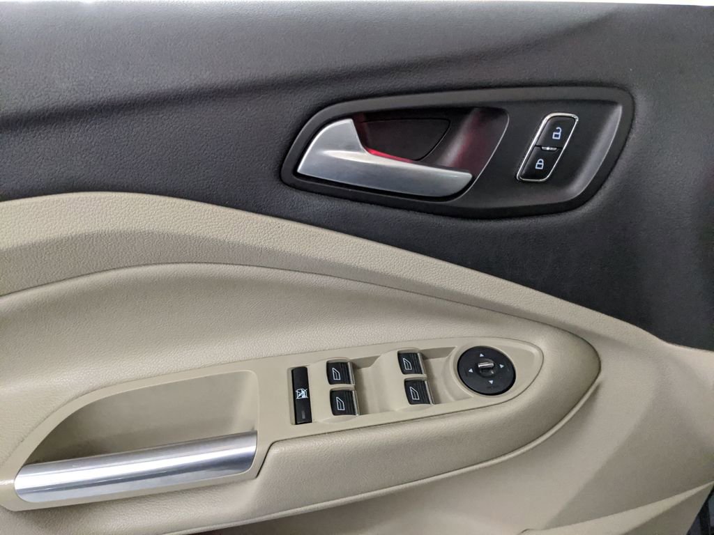 Used 2015 Ford C-MAX SEL w/ Equipment Group 302A image 17