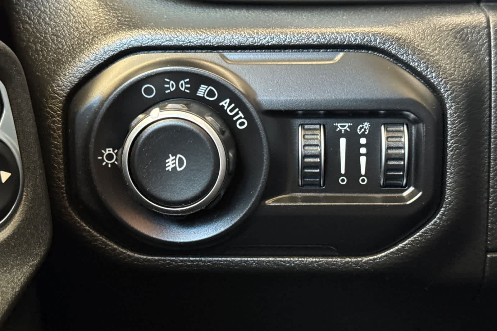Used 2020 Jeep Wrangler Unlimited Sport AWD/4WD image 30