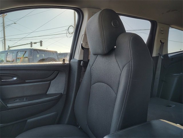 Used 2017 Chevrolet Traverse LT w/ Style and Technology Package image 24