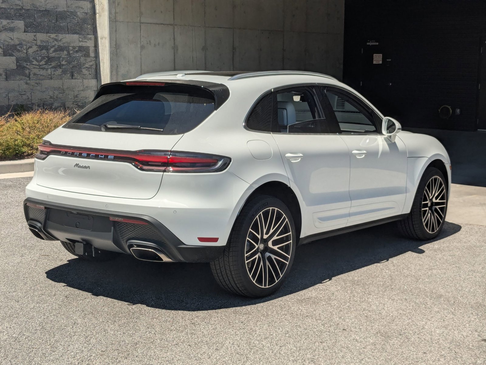 New 2026 Porsche Macan AWD/4WD image 9