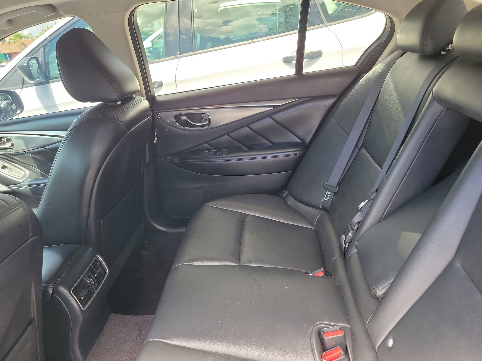 Used 2019 INFINITI Q50 Luxe w/ Essential Package (3.0T Luxe) AWD/4WD image 12