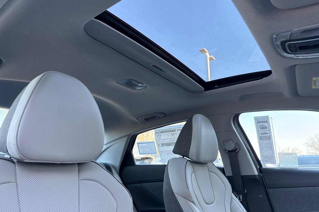 New 2026 Hyundai Elantra Limited FWD image 13