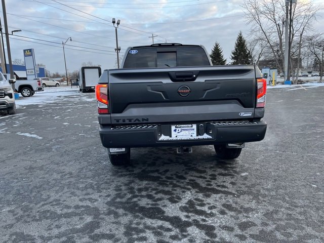 Used 2021 Nissan Titan PRO-4X image 7