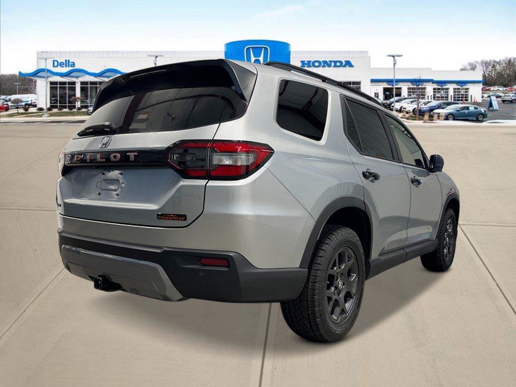 New 2026 Honda Pilot TrailSport image 3