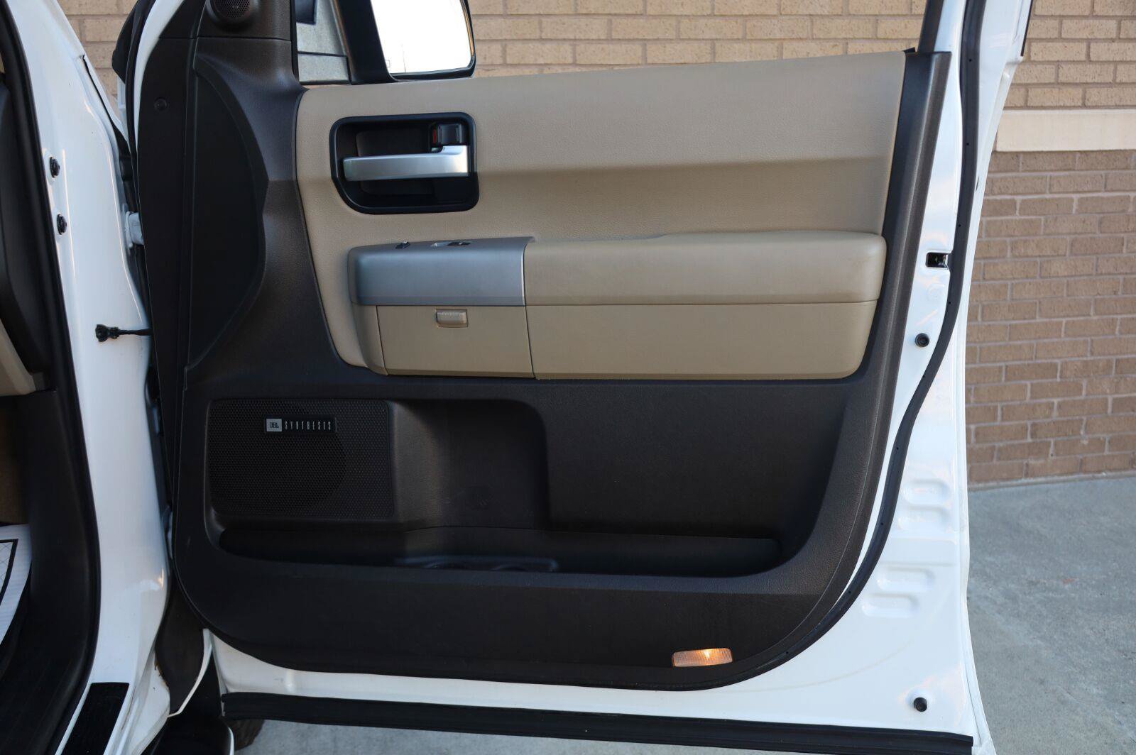 Used 2008 Toyota Sequoia Limited AWD/4WD image 28
