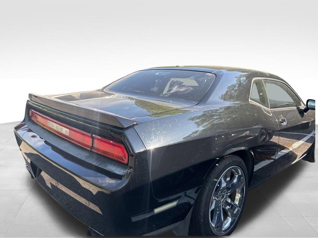 Used 2014 Dodge Challenger R/T Plus RWD image 5