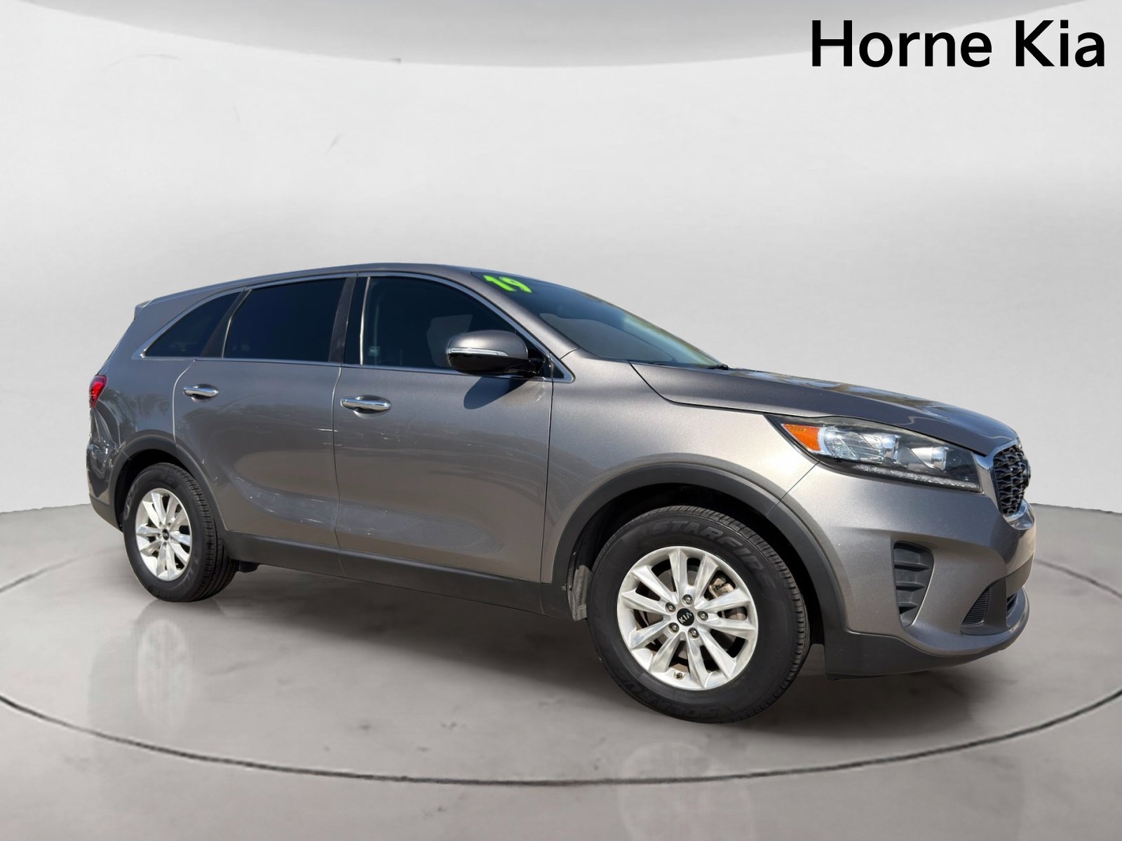 Used 2019 Kia Sorento L FWD image 2