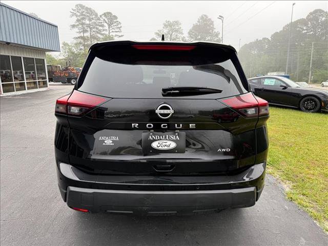 Used 2025 Nissan Rogue SV AWD/4WD image 4