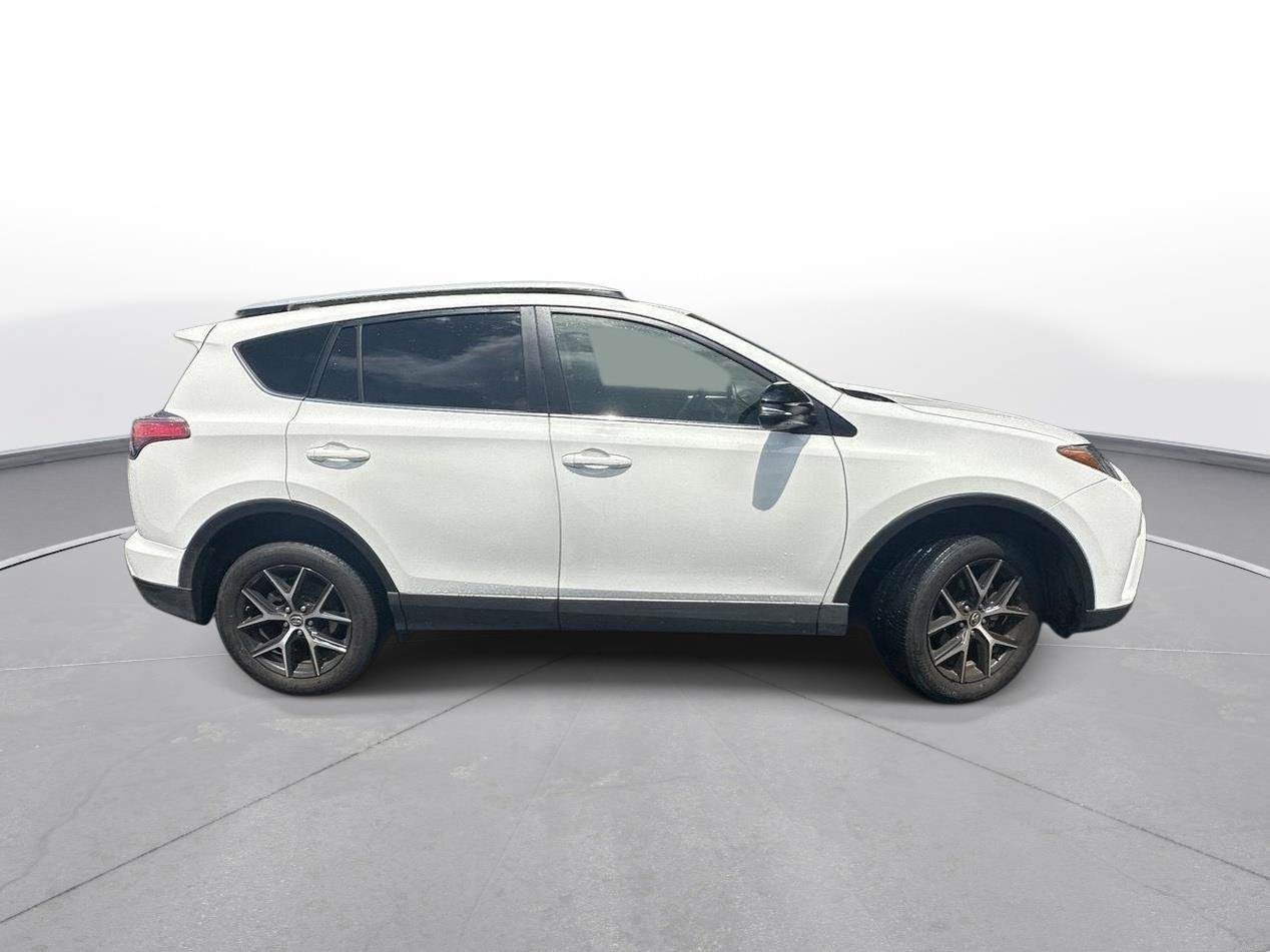 Used 2018 Toyota RAV4 SE w/ Power Extra Value Package FWD image 5