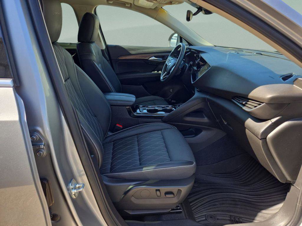 Used 2023 Buick Envision Avenir image 28