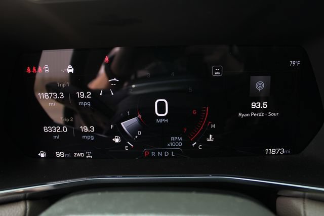 Used 2025 GMC Canyon Denali AWD/4WD image 14