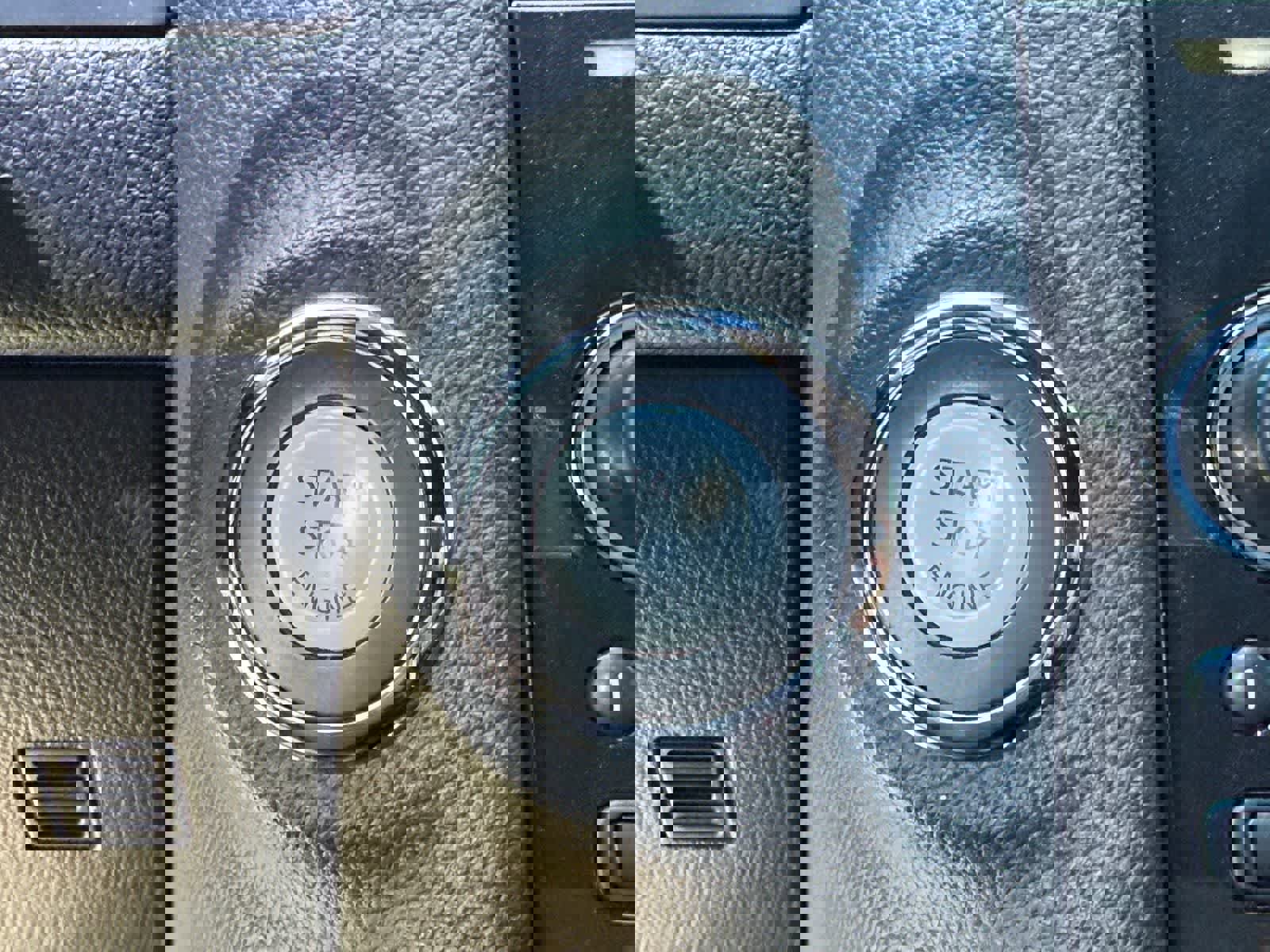 Used 2016 INFINITI QX70 2WD w/ Premium Package image 16