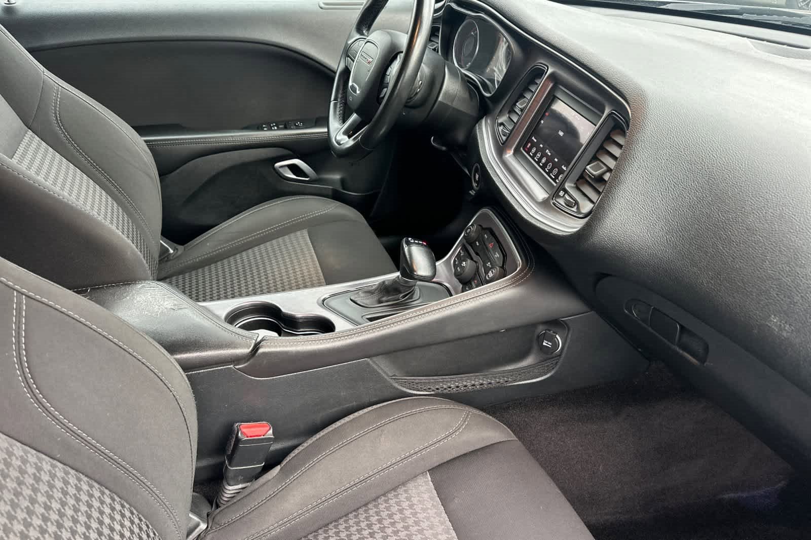 Used 2018 Dodge Challenger SXT image 15