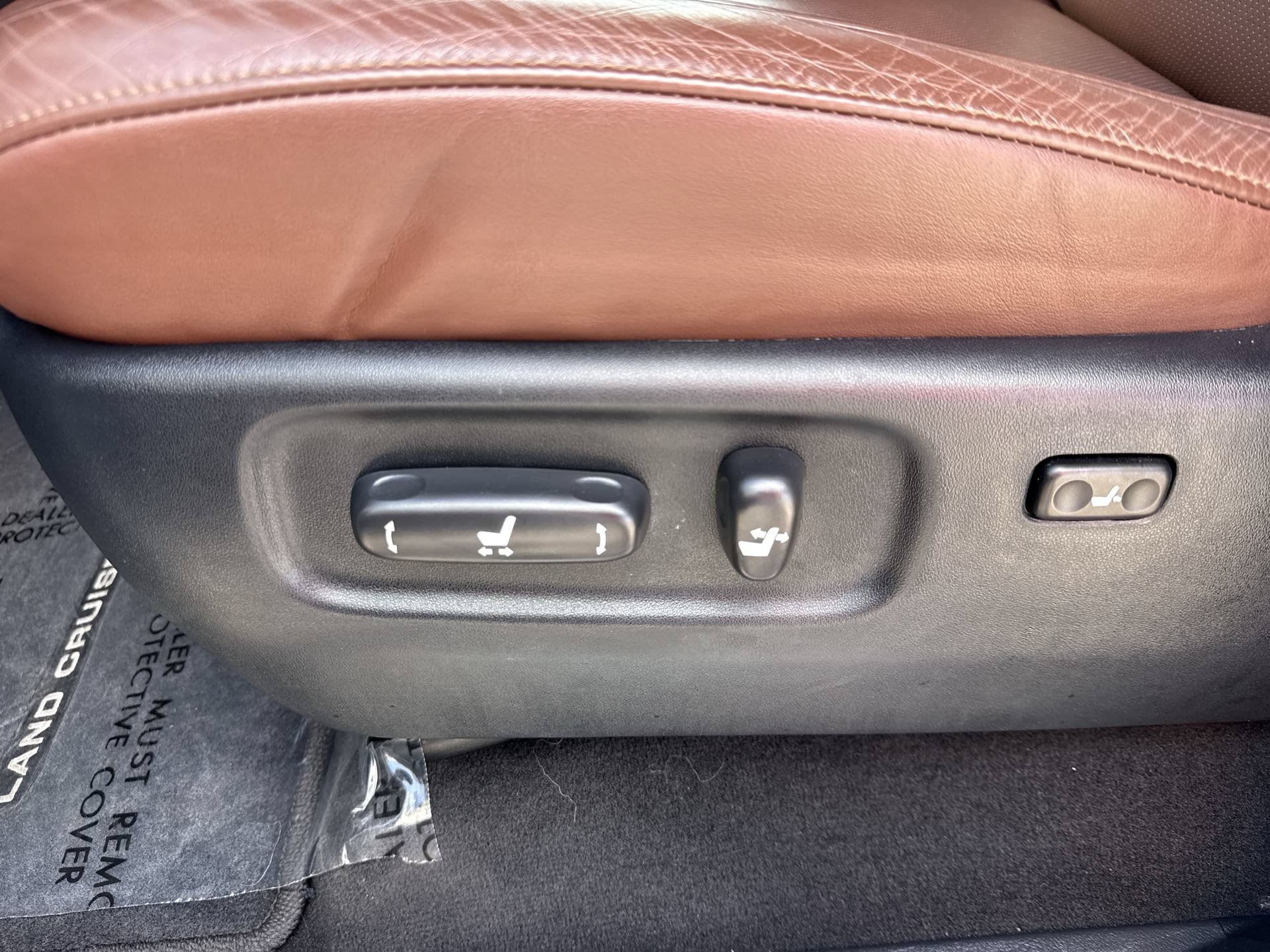 Certified 2019 Toyota Land Cruiser AWD/4WD image 14