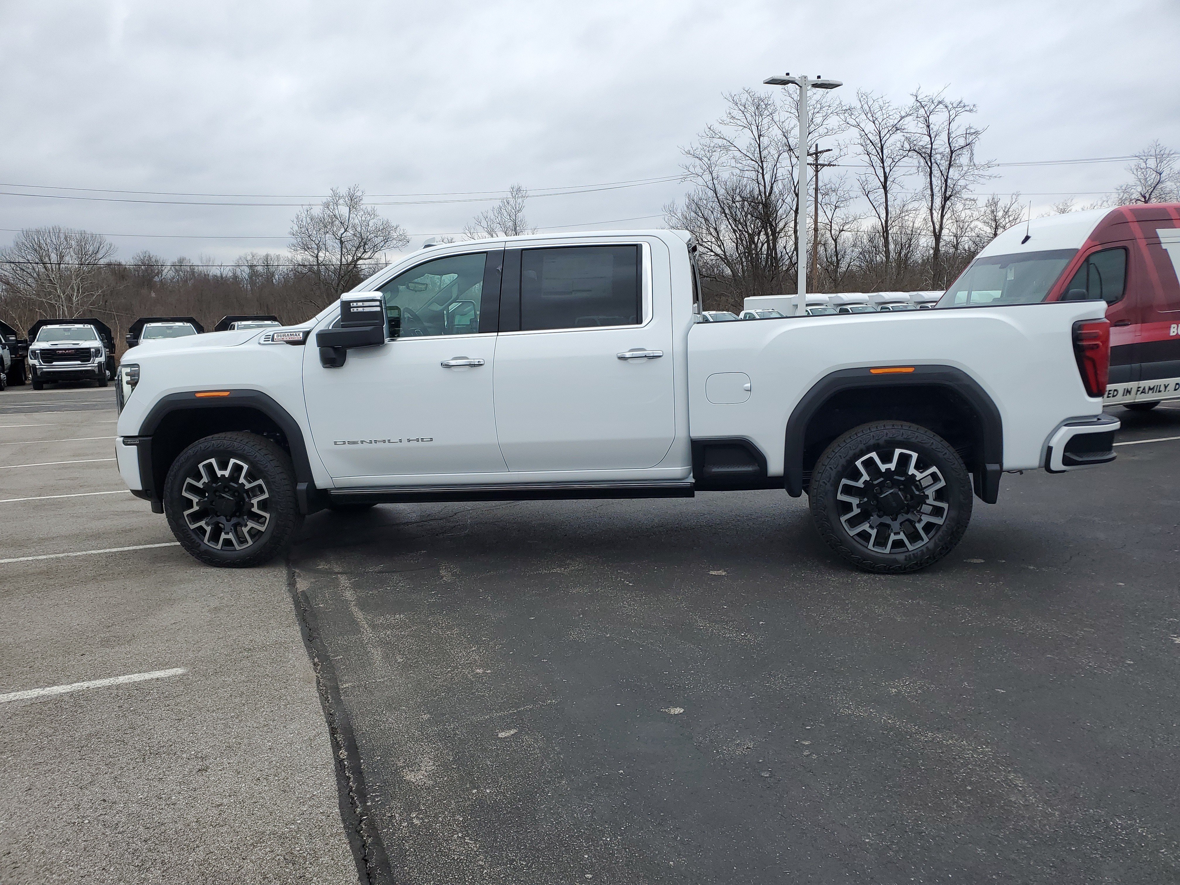 New 2026 GMC Sierra 2500 Denali w/ Denali Reserve Package AWD/4WD image 8