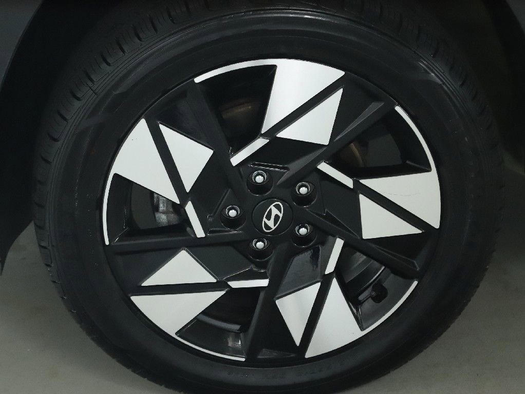 Used 2024 Hyundai Kona SEL AWD/4WD image 39