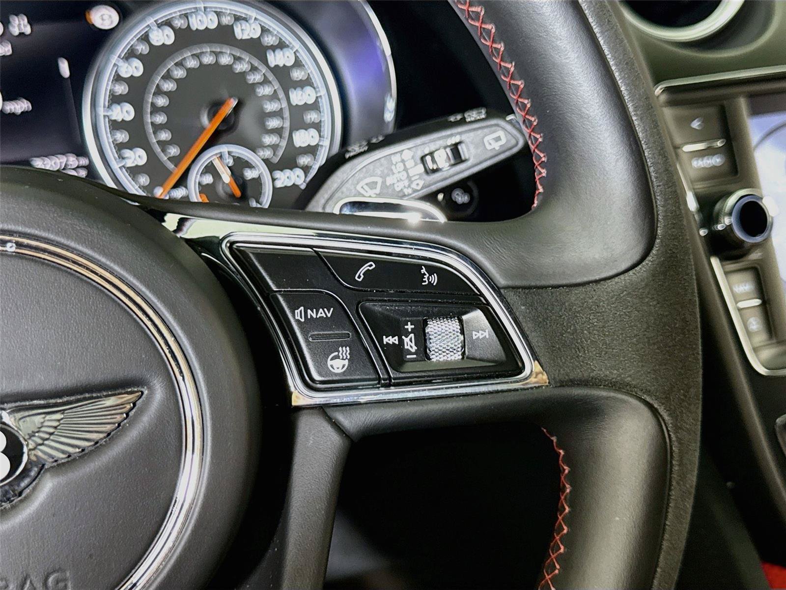 Used 2020 Bentley Bentayga Speed AWD/4WD image 23