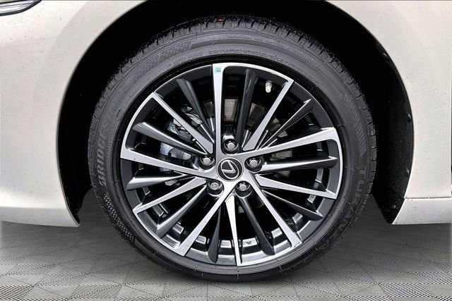 Used 2024 Lexus ES 350 w/ Premium Package image 22
