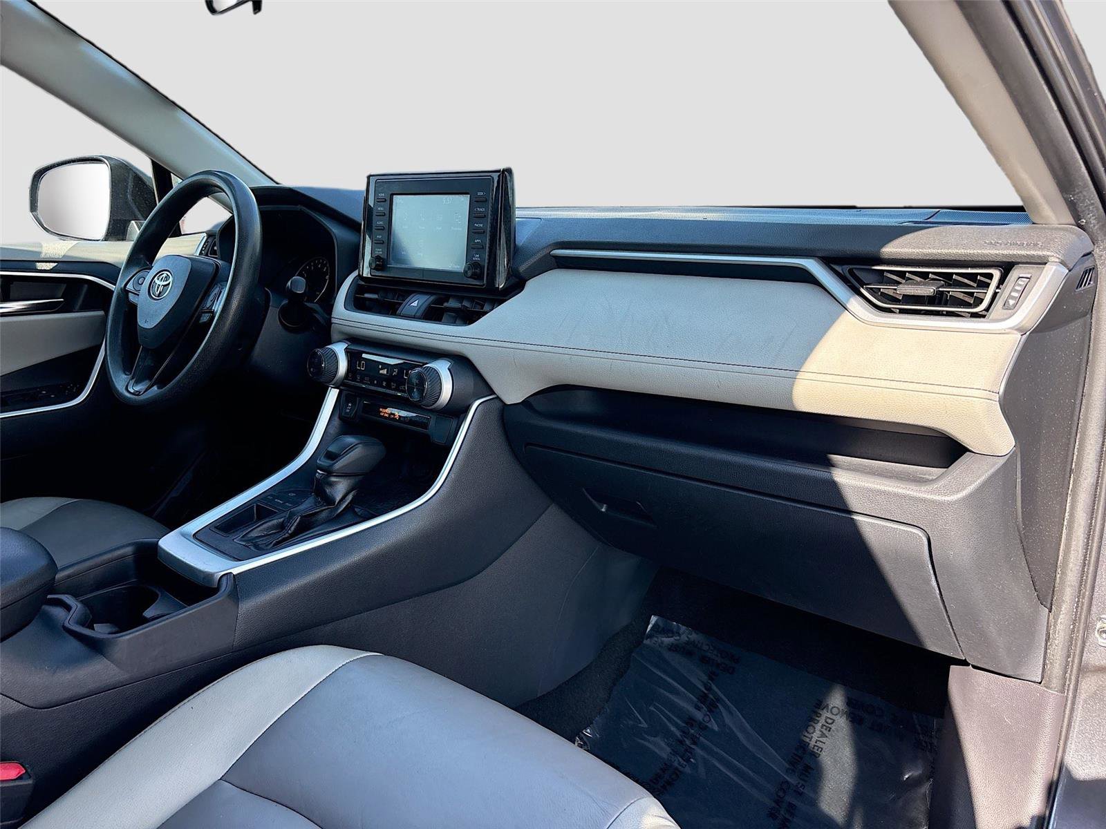 Used 2019 Toyota RAV4 XLE FWD image 32