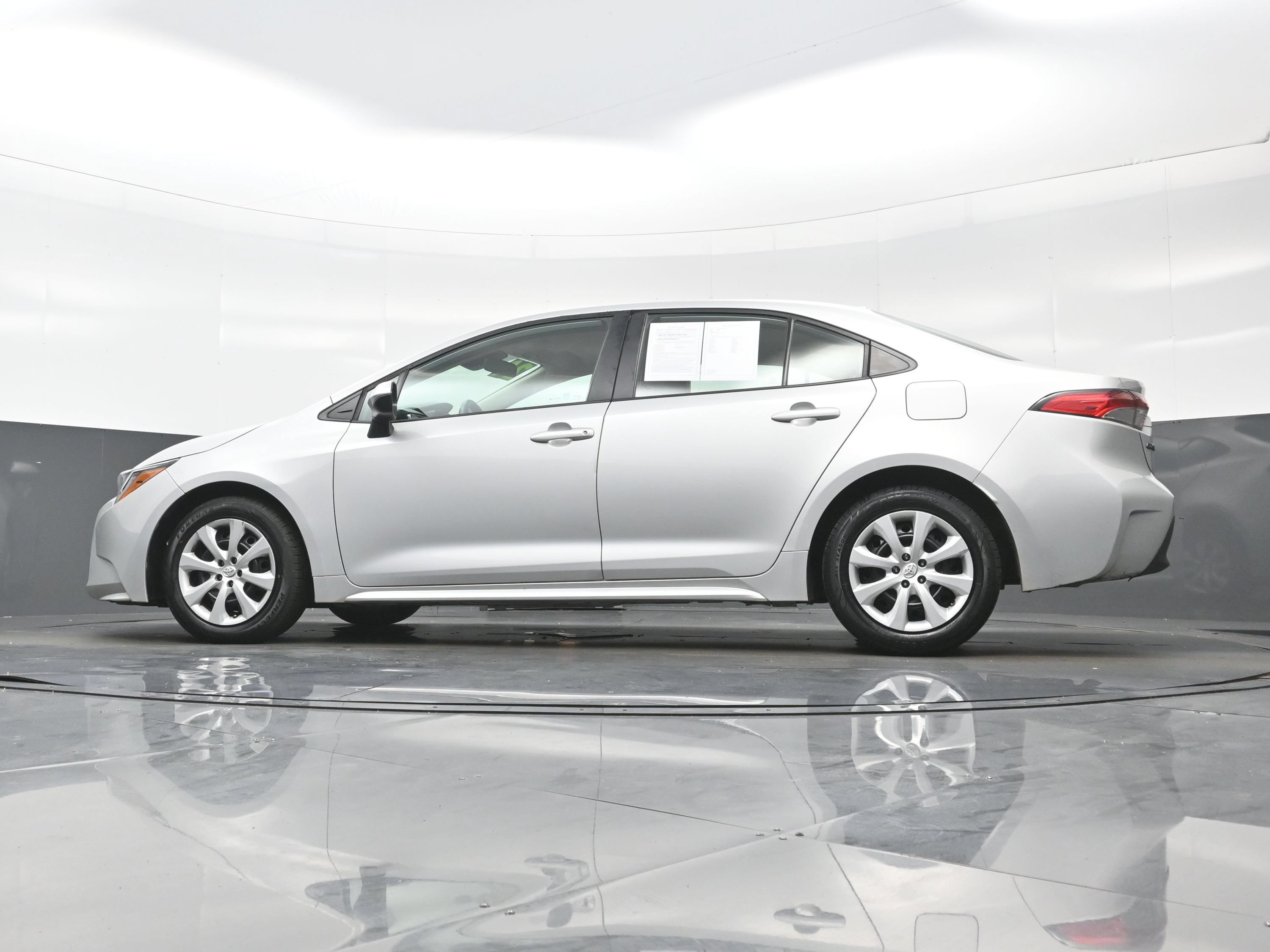 Used 2024 Toyota Corolla LE FWD image 25