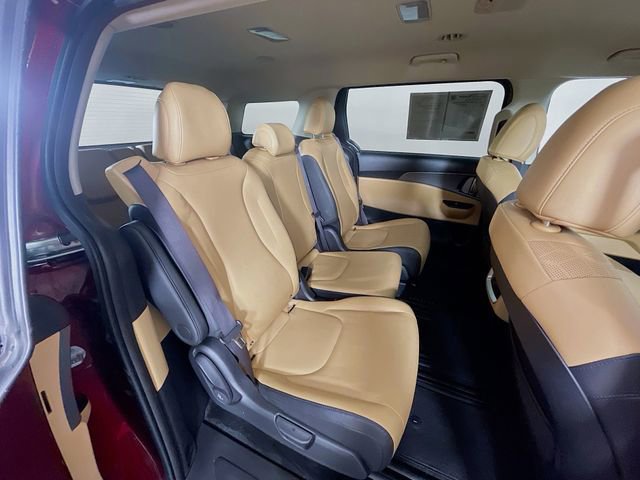 Used 2023 Kia Carnival LX image 27