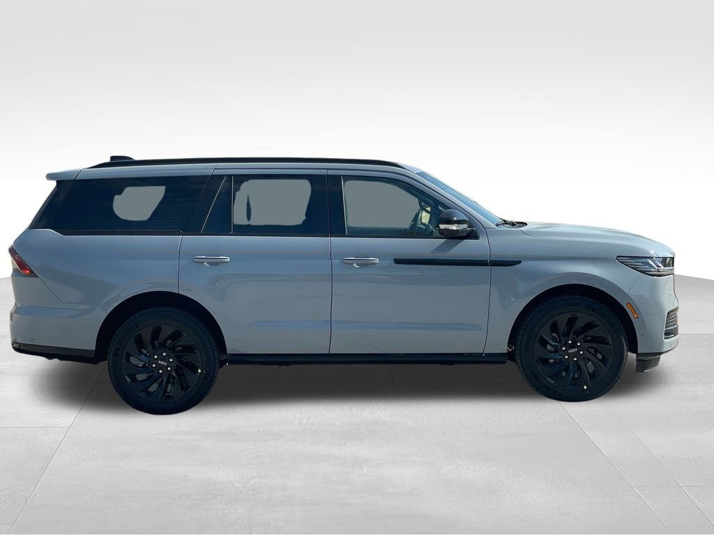 New 2025 Lincoln Navigator Reserve w/ Jet Appearance Package image 6