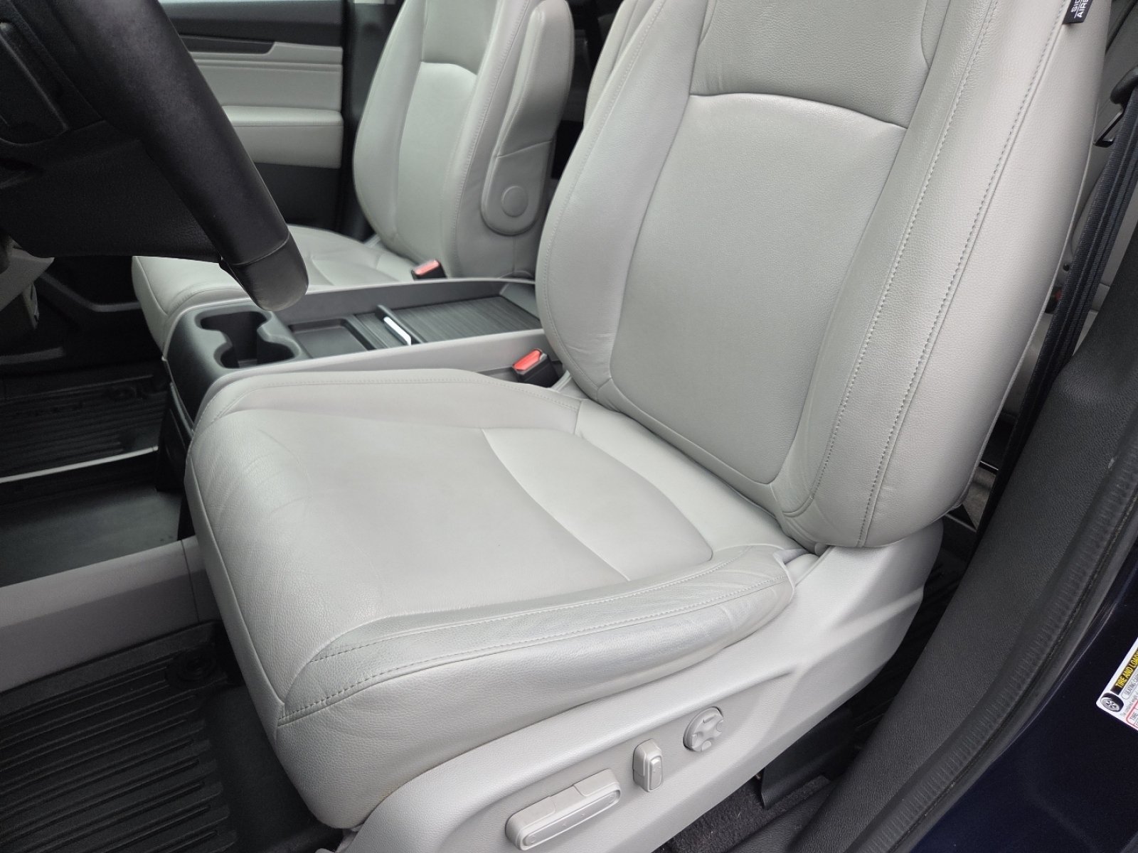 Used 2018 Honda Odyssey Touring image 32