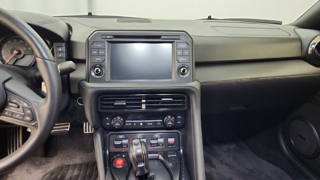 Used 2020 Nissan GT-R Premium AWD/4WD image 36