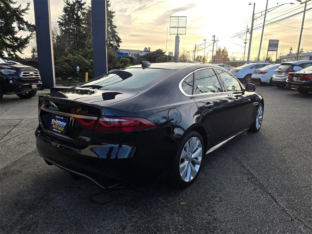 Used 2022 Jaguar XF R-Dynamic SE image 3