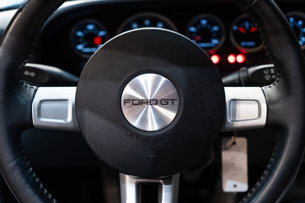 Used 2005 Ford GT RWD image 34